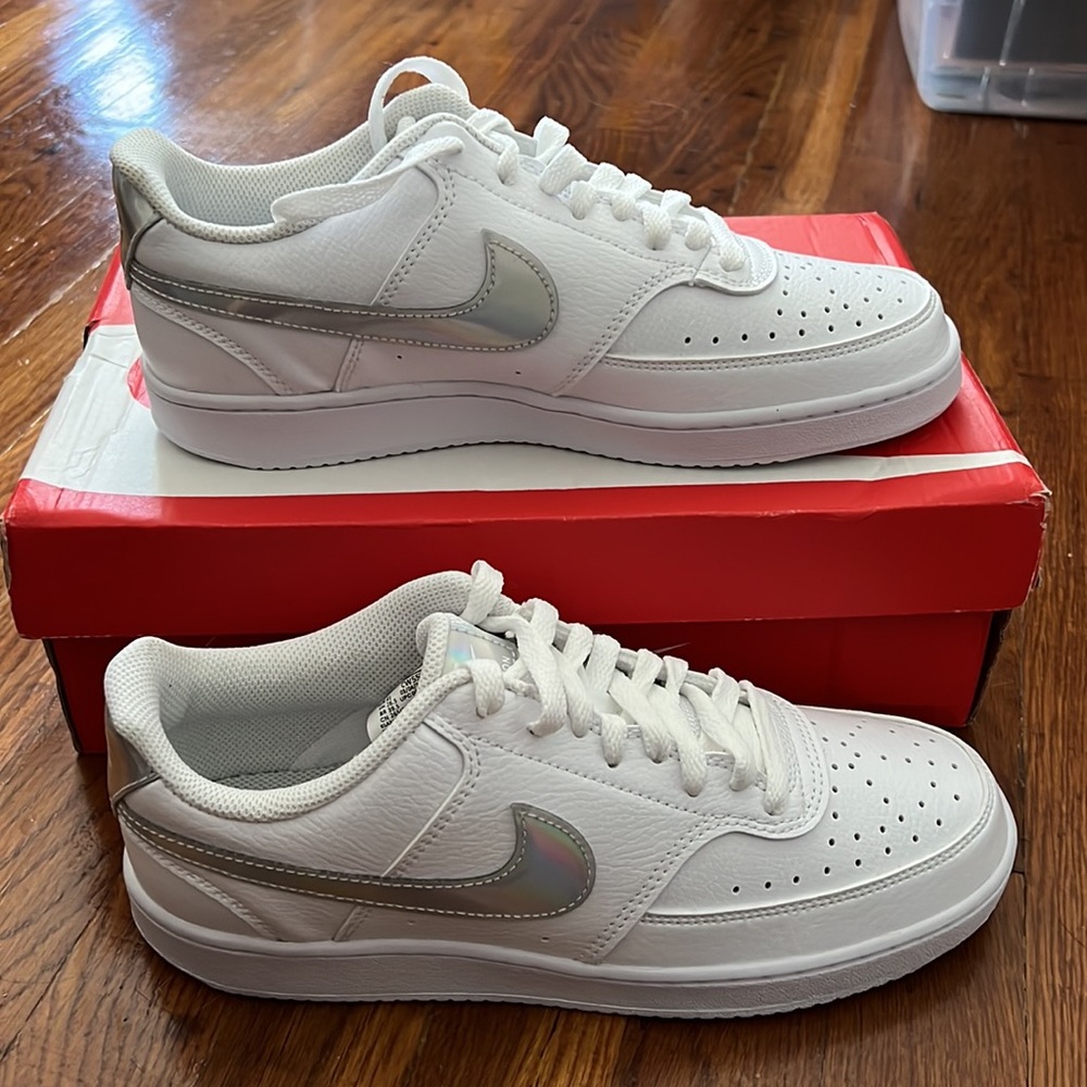 Nike Vision Court Lo, size 9.5 womens